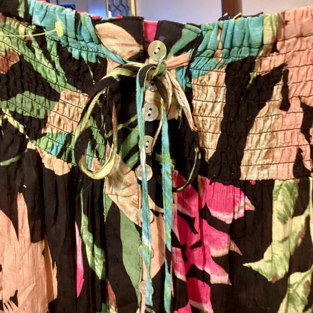 S Black Tropical Print Full Button Front Skirt w Open Front Elastic Waist